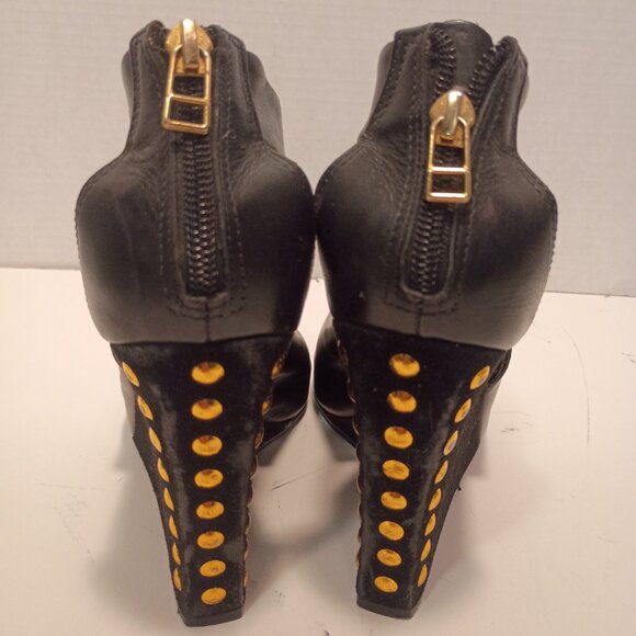 Pour La Vietoire Sz 10 Black Leather & Suede 4.5" Peep-toe Wedge Heel with Studs - Picture 9 of 10